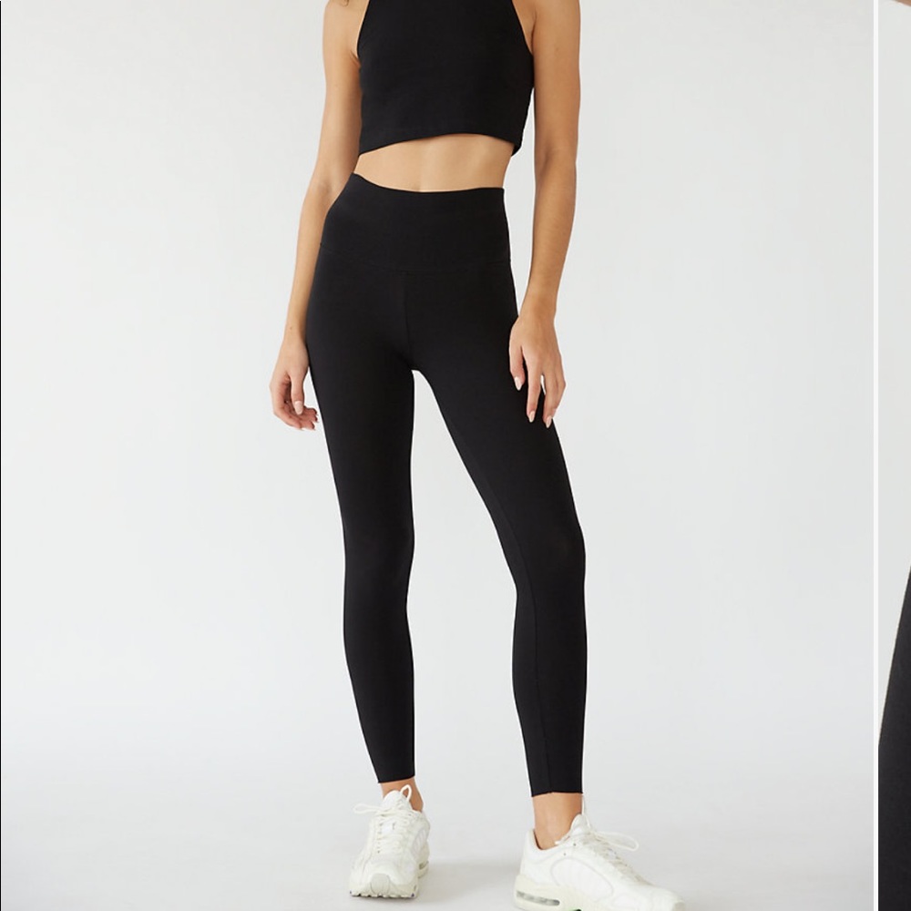 TNA chill 7/8 leggings black/pink
